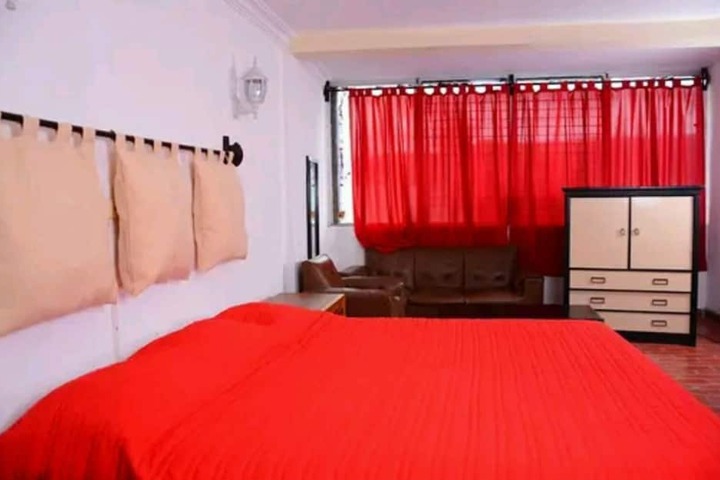Room 9 of 27