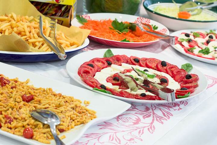 Dining 40 of 57