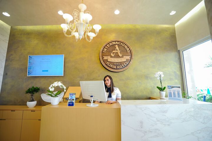 Check-in/check-out kiosk
