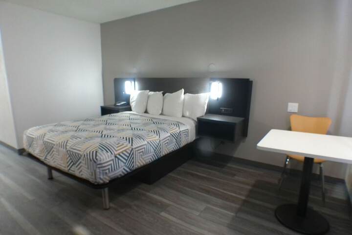 Room 6 of 71