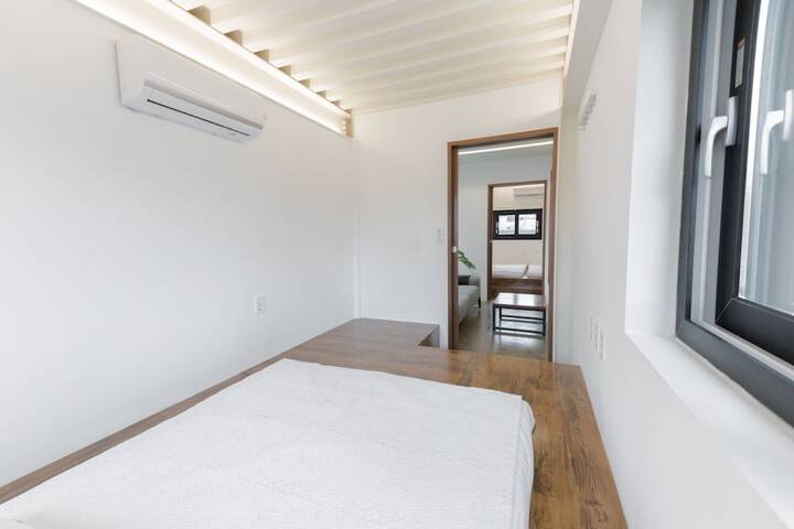 Room 2 of 43