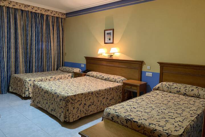 Room 9 of 31