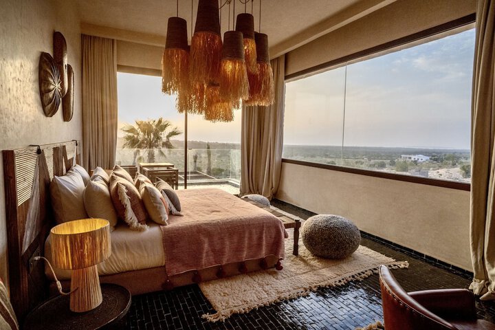 Room 14 of 80
