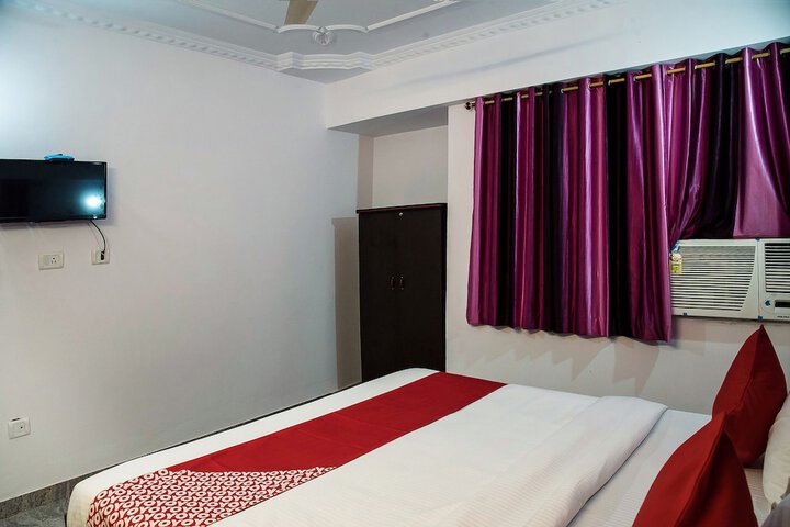 Room 4 of 10
