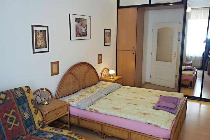 Room 9 of 209