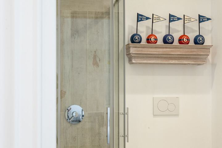 Room 43 of 73