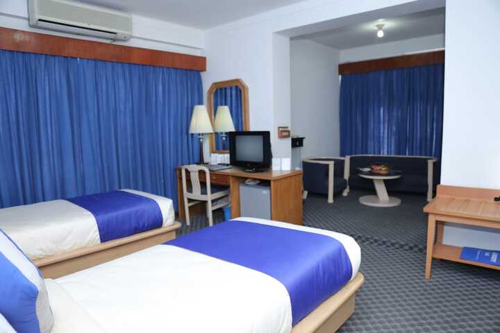 Room 9 of 22