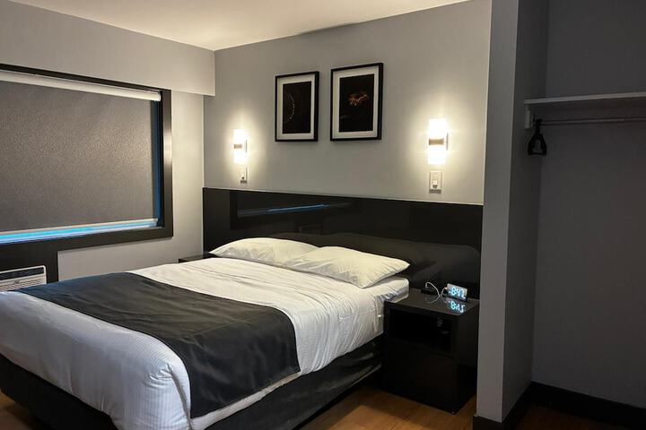 Room 9 of 23