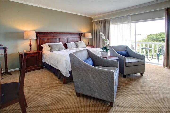 Room 10 of 100