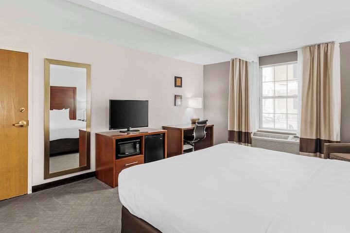 Room 12 of 36