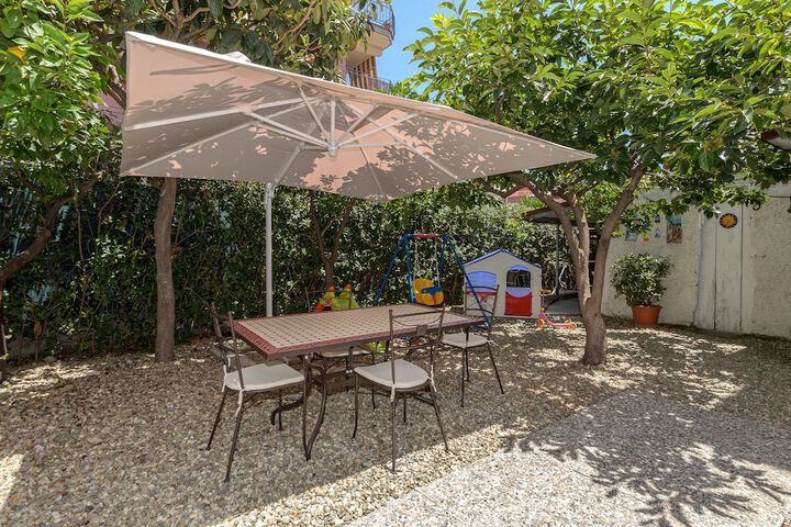 Children's play area - outdoor