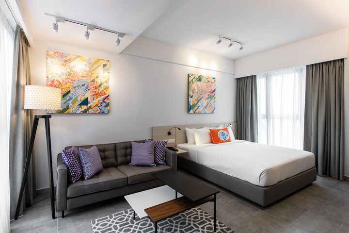 Room 12 of 33