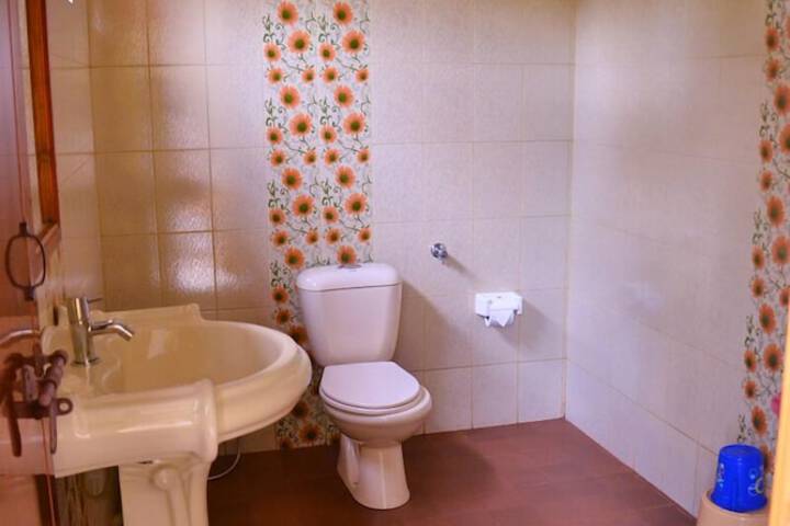 Room 24 of 34
