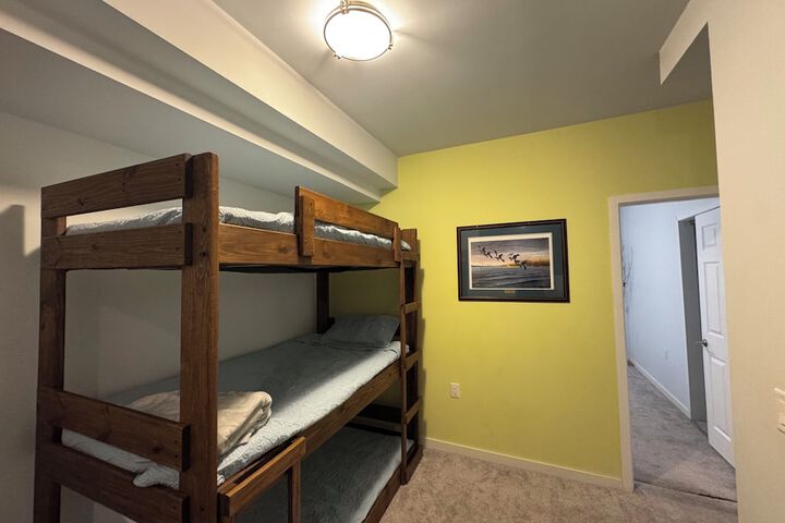 Room 52 of 115