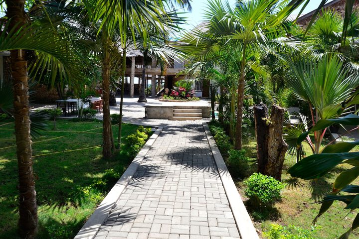 Hotel Exterior 110 of 146