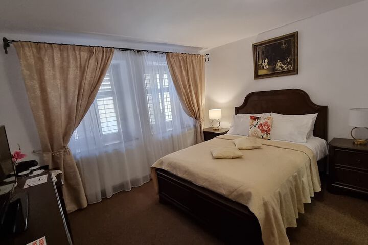 Room 19 of 50