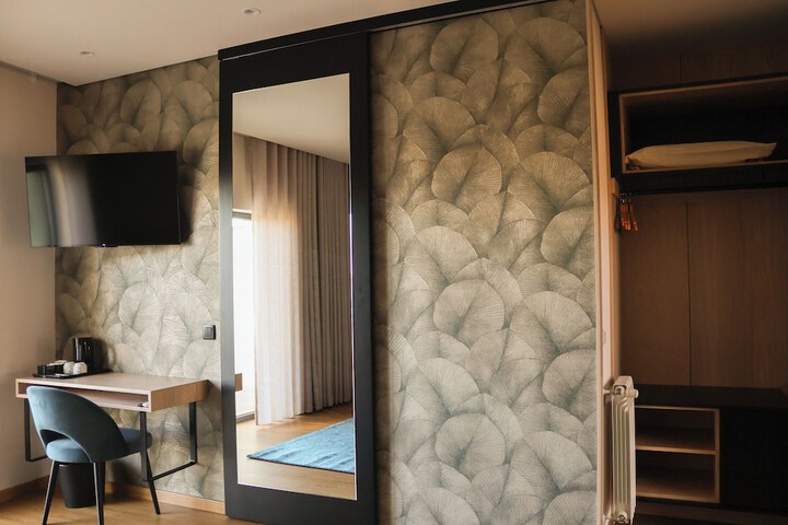 Room 15 of 201