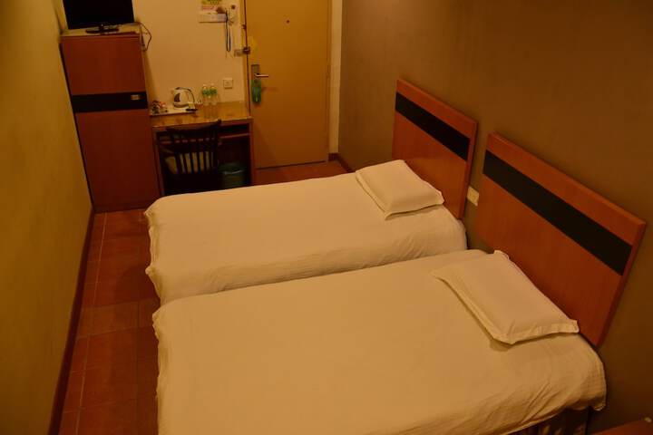 Room 7 of 40