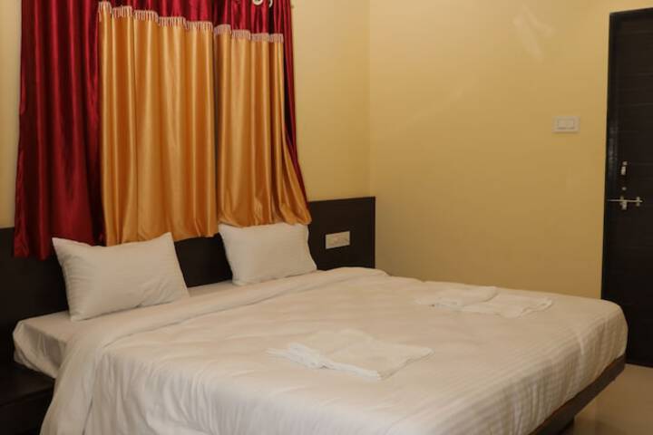 Room 2 of 9