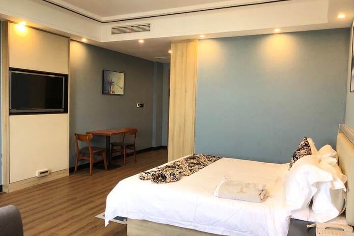 Room 4 of 57