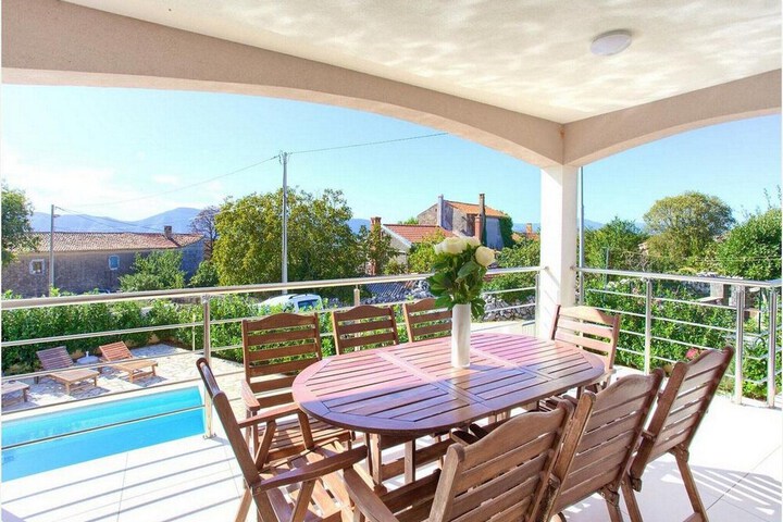 Terrace/Patio 8 of 25