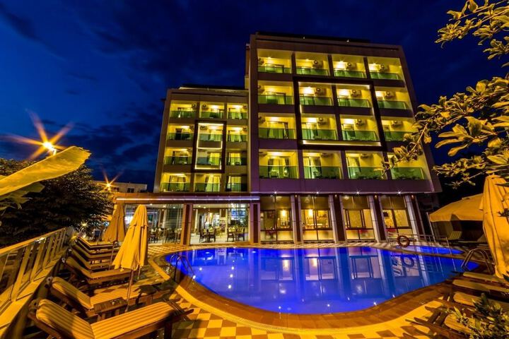 Pools & Facilities