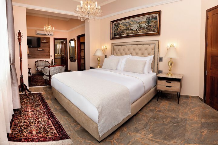 Room 21 of 49