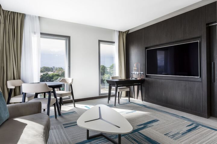Room 44 of 150