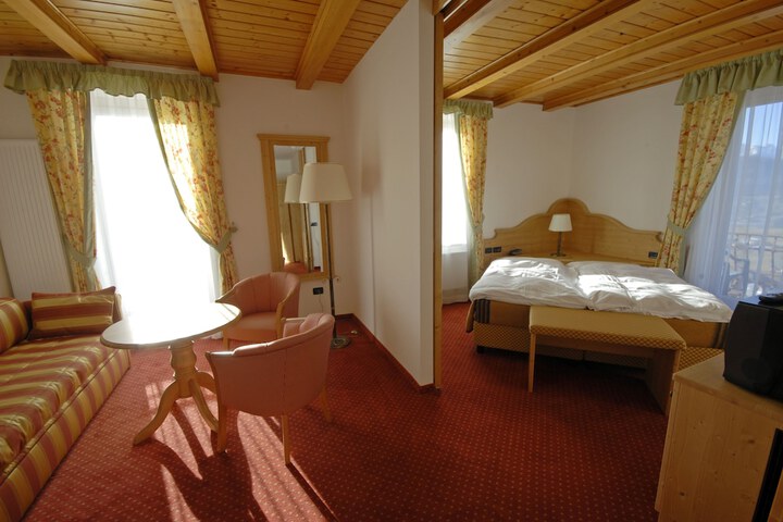 Room 8 of 42