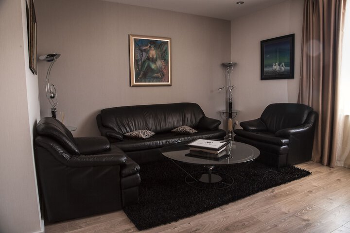 Room 12 of 42