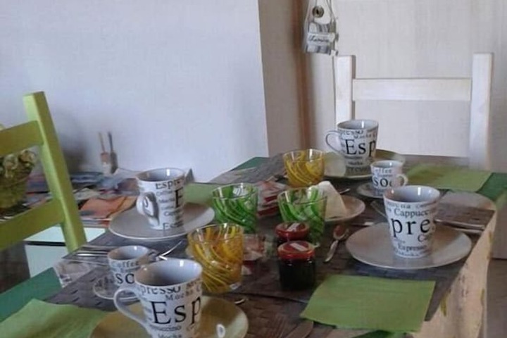 Breakfast/Coffee Service 17 of 38