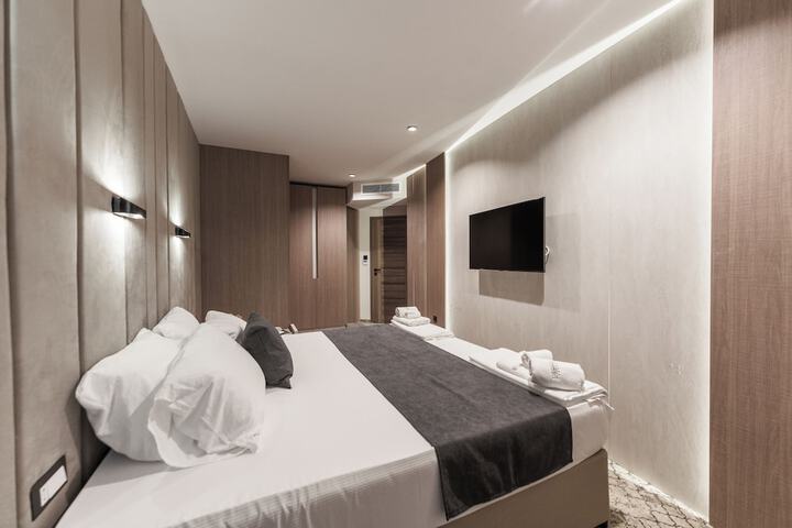 Room 12 of 52