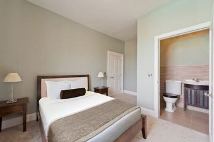 Room 14 of 30