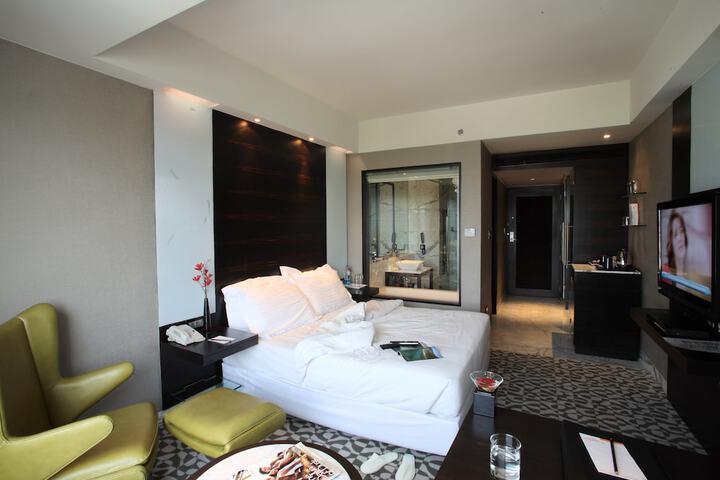 Room 8 of 71