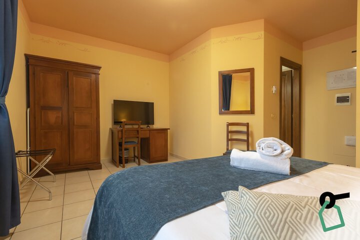 Room 7 of 40