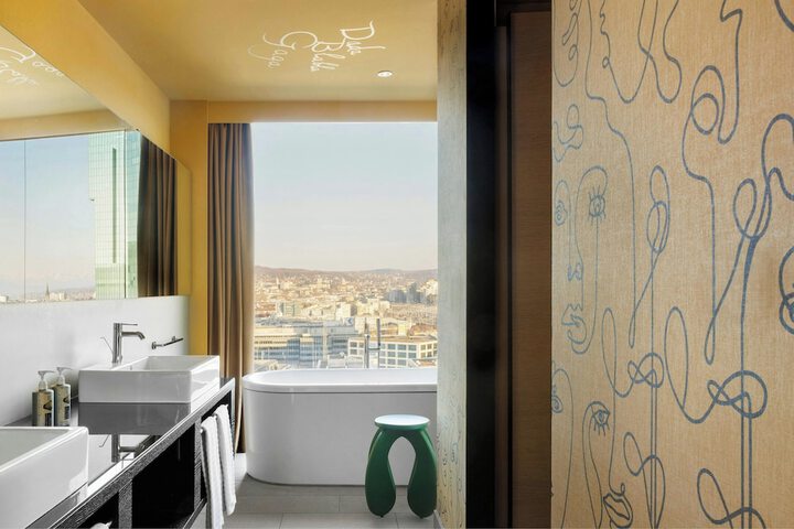 Room 48 of 104