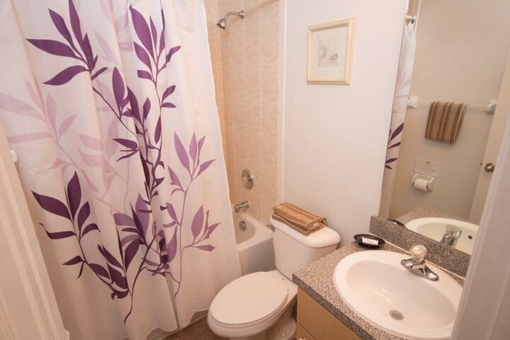Room 6 of 13
