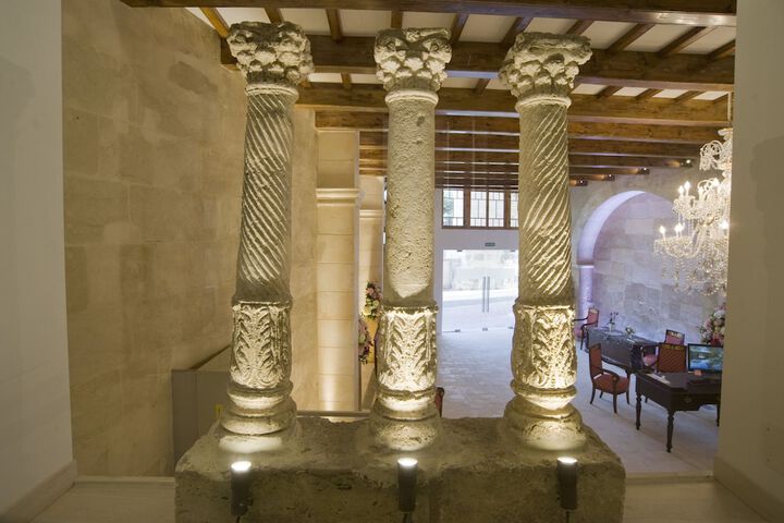 Hotel Interior 10 of 64