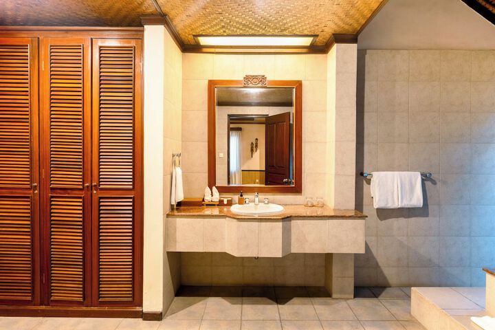 Bathroom Interior Photo