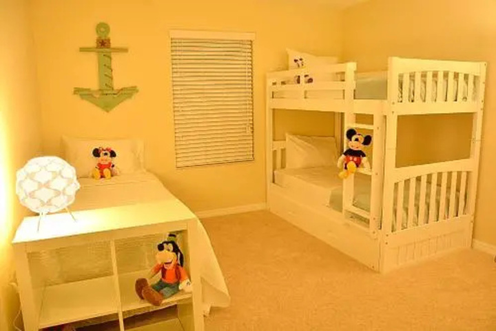 Room 9 of 21