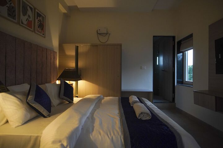 Room 15 of 53