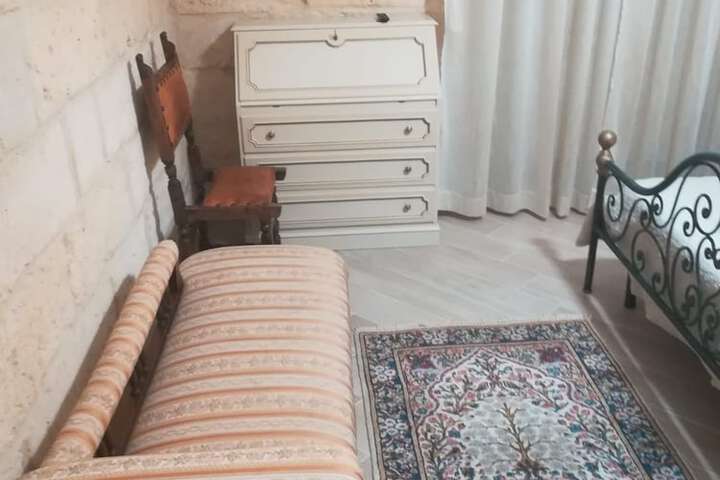 Room 4 of 28