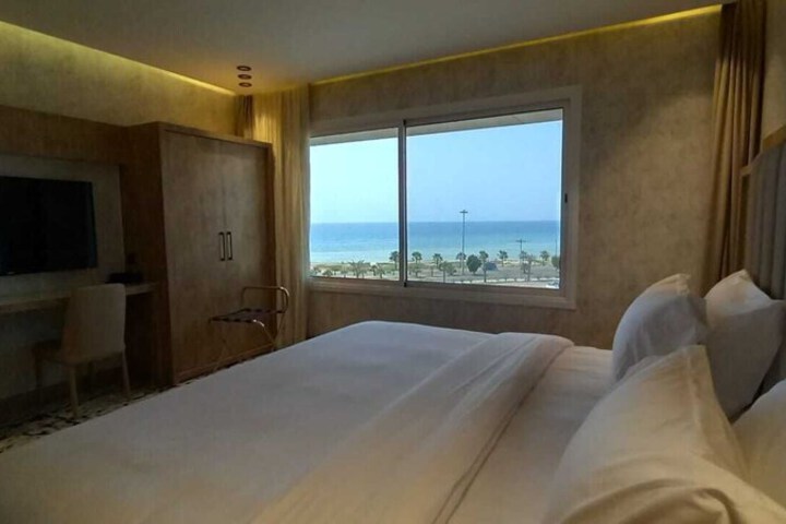Room 7 of 38