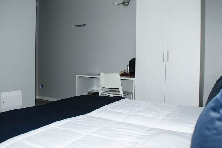 Room 9 of 35