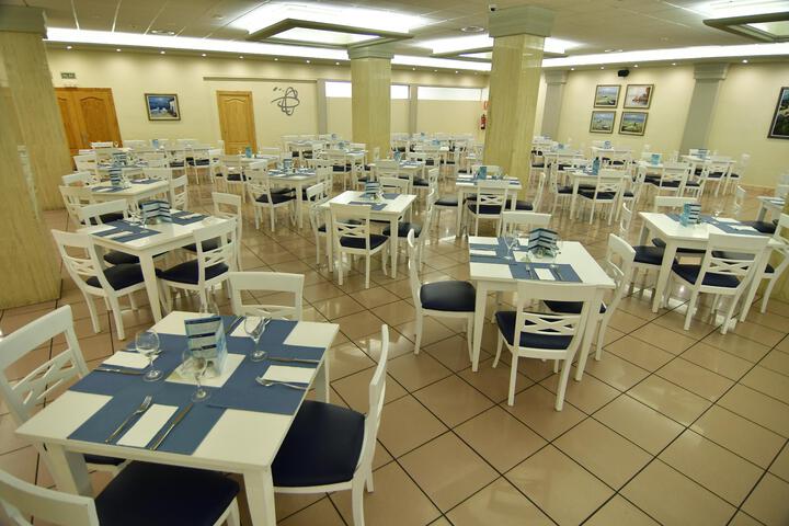 Dining 27 of 30