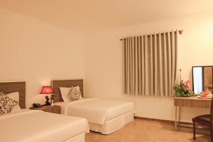 Room 11 of 20