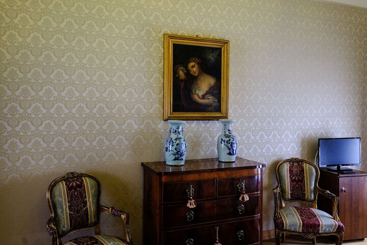 Room 21 of 81