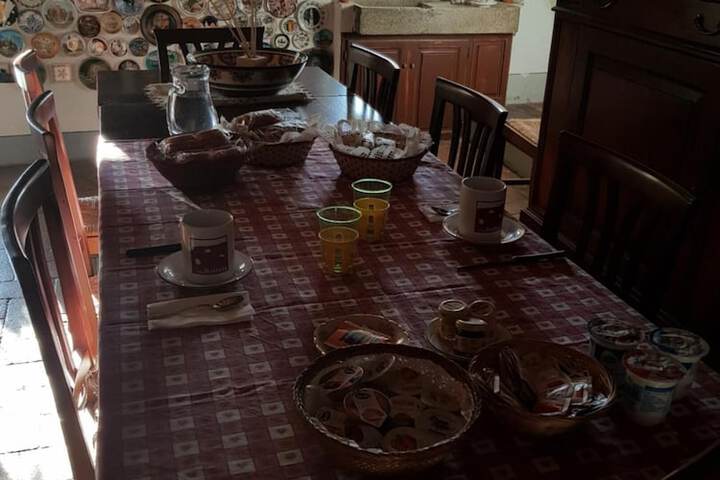 Dining 27 of 60