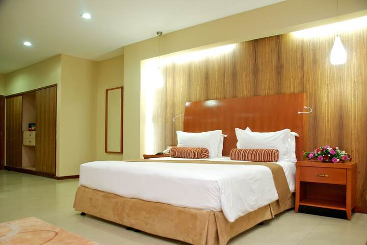 Room 3 of 65