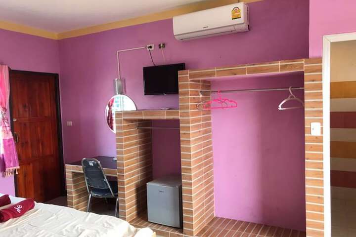Room 9 of 41